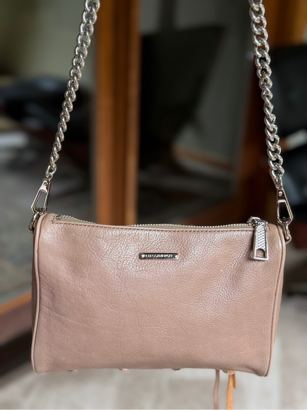 Rebecca Minkoff Shiny Mauve Pink Chain Crossbody Bag Studded Bottom Zipper - Picture 2 of 16